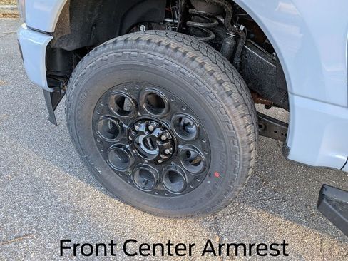 New 2026 Ford F250 Lariat w/ Black Appearance Package image 35