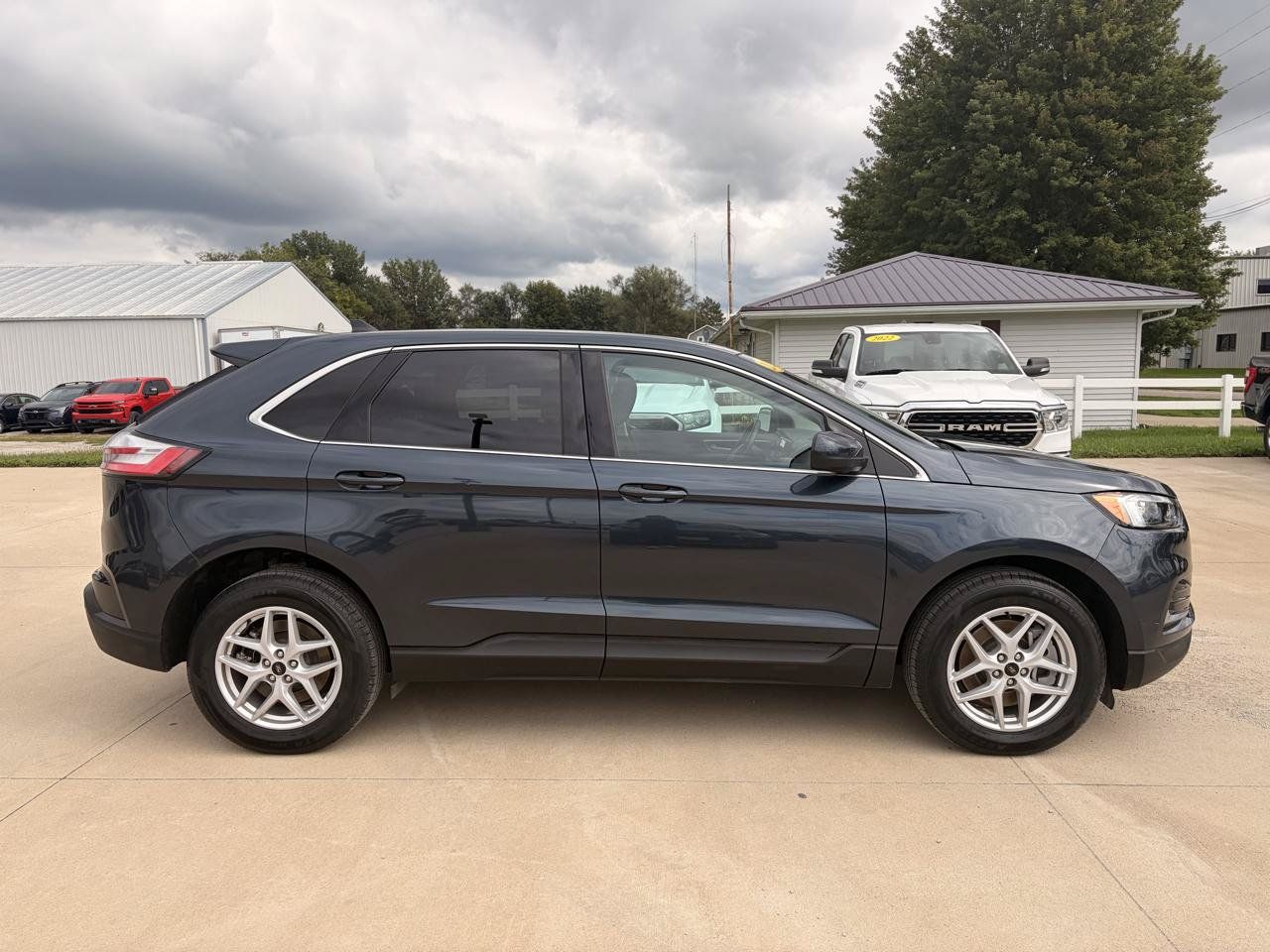 Used 2023 Ford Edge SEL AWD/4WD image 4