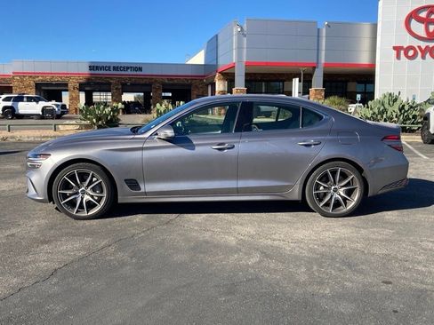 Used 2025 Genesis G70 2.5T image 8