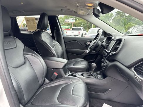 Used 2019 Jeep Cherokee Limited w/ Luxury Group AWD/4WD image 23
