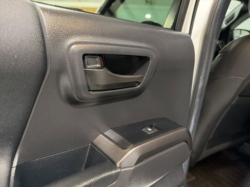 Used 2022 Toyota Tacoma TRD Sport w/ Technology Package image 38