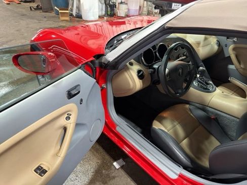 Used 2007 Pontiac Solstice Convertible w/ Premium Package RWD image 16
