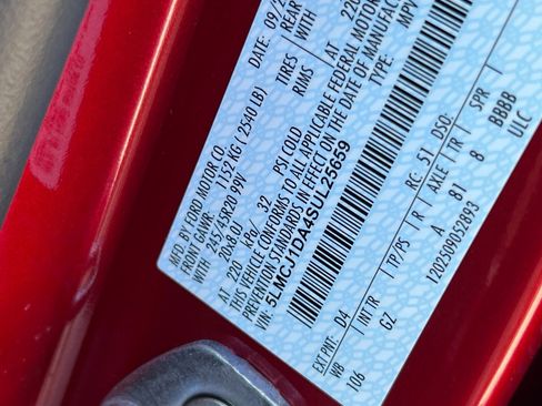 New 2025 Lincoln Corsair AWD w/ Equipment Group 101A image 24