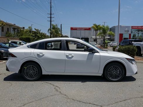 New 2026 Nissan Sentra SV w/ Floor Mat Package FWD image 3