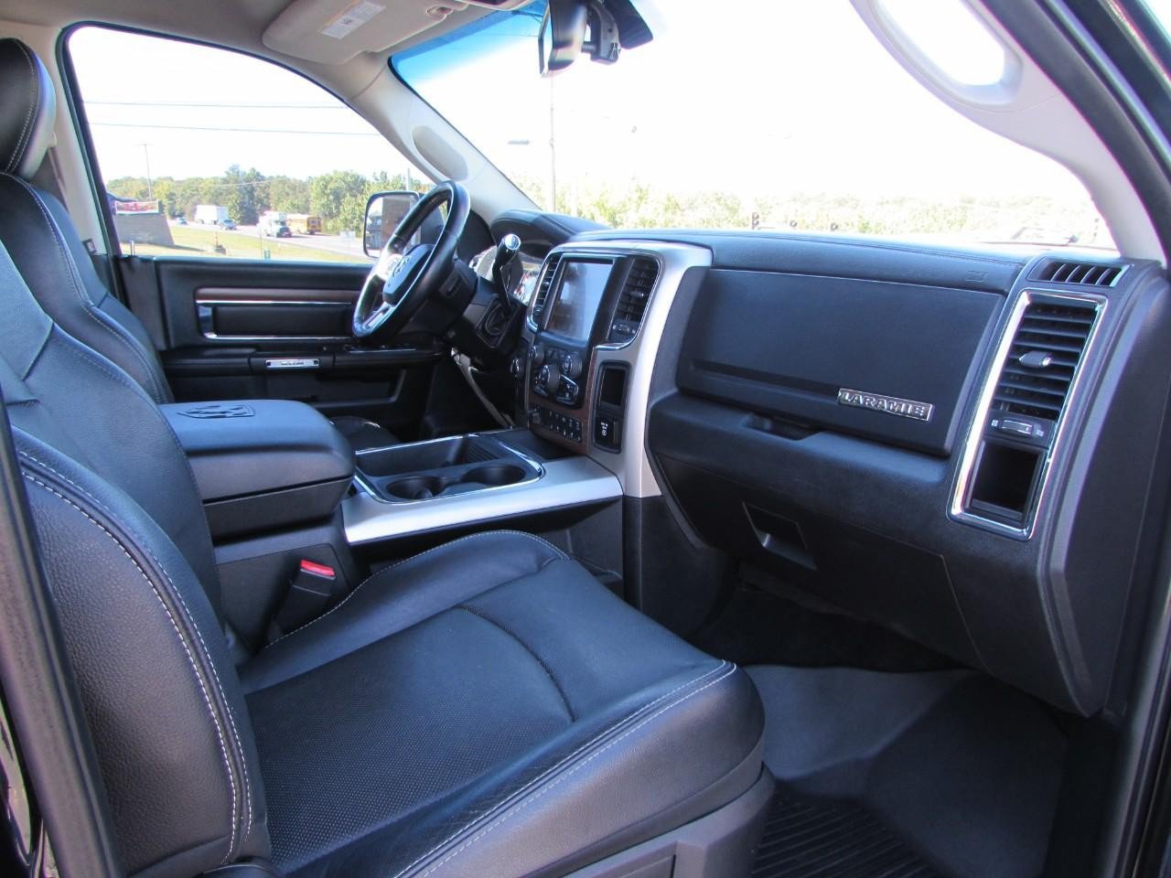 Used 2017 RAM 3500 Laramie w/ Sport Appearance Group AWD/4WD image 17