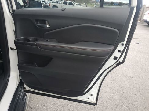 Used 2022 Honda Pilot Black Edition image 32