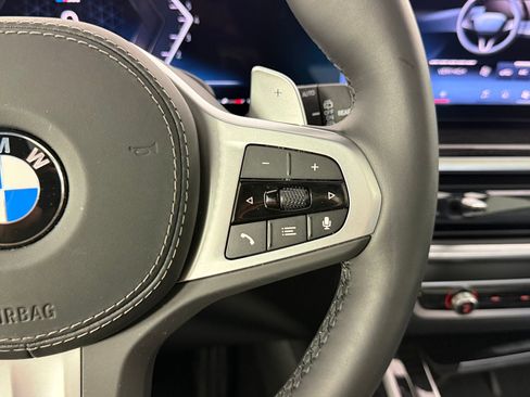 Used 2026 BMW X7 xDrive40i w/ M Sport Package image 30