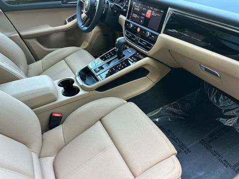 New 2026 Porsche Macan AWD/4WD image 17