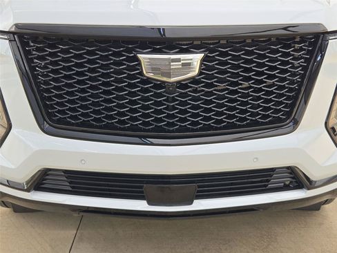 New 2026 Cadillac Escalade ESV Platinum Sport w/ LPO, ONYX Package AWD/4WD image 6