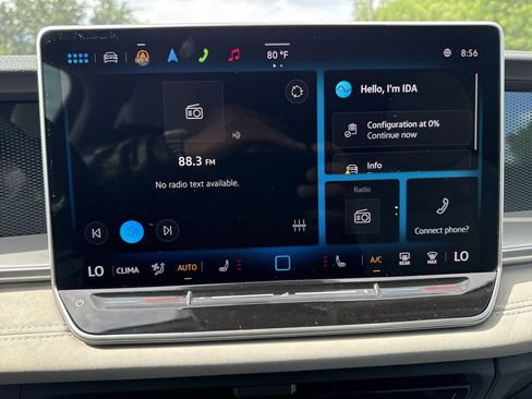 Used 2025 Volkswagen Tiguan SE image 12