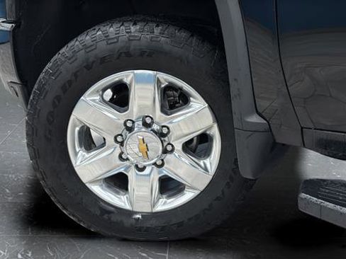 Used 2021 Chevrolet Silverado 2500 LTZ w/ Z71 Chrome Sport Edition AWD/4WD image 38