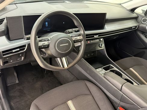 Used 2025 Hyundai Sonata SEL FWD image 4