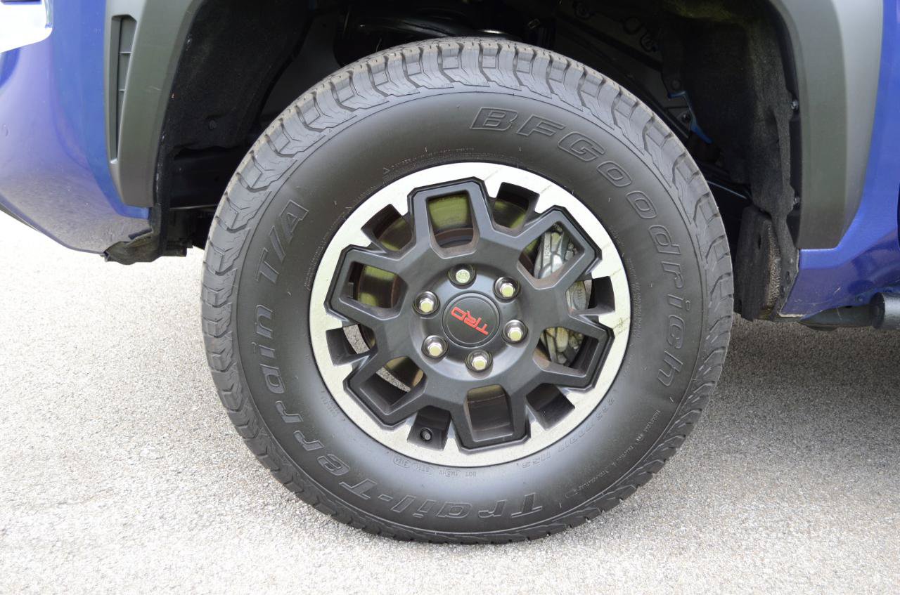 Used 2024 Toyota Tacoma TRD Off-Road w/ TRD Off Road Upgrade Package AWD/4WD image 9