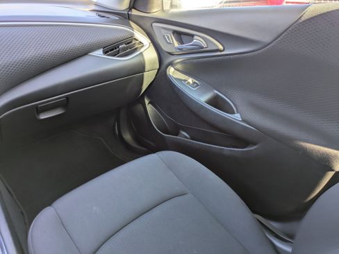 Used 2023 Chevrolet Malibu LT image 9