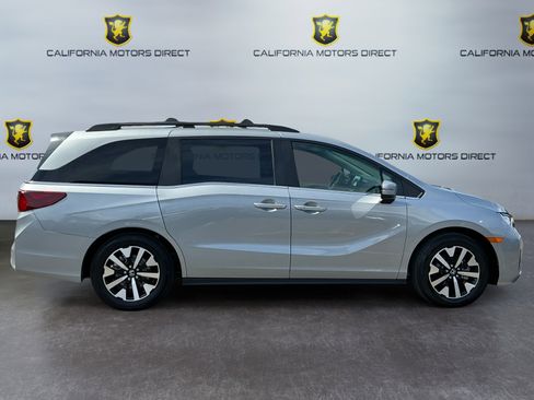 Used 2025 Honda Odyssey EX-L image 4