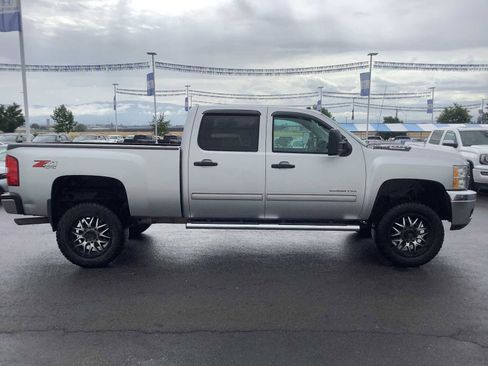 Used 2013 Chevrolet Silverado 2500 LT w/ Interior Plus Package AWD/4WD image 8