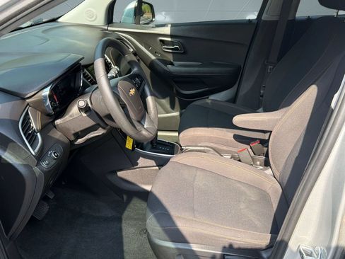 Used 2019 Chevrolet Trax LS FWD image 5