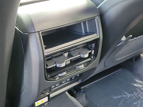 New 2026 Jeep Grand Cherokee Limited AWD/4WD image 13