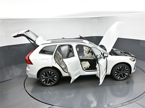 New 2026 Volvo XC60 B5 Ultra w/ Protection Package Premier image 50