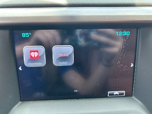 Used 2017 GMC Acadia SLT AWD/4WD image 32