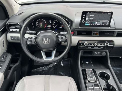 Used 2023 Honda Pilot Touring image 39