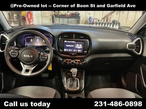 Used 2023 Kia Soul LX w/ LX Technology Package FWD image 18