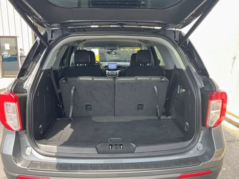 Used 2023 Ford Explorer XLT w/ Equipment Group 202A AWD/4WD image 10