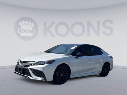 Used 2022 Toyota Camry XSE AWD/4WD image 1