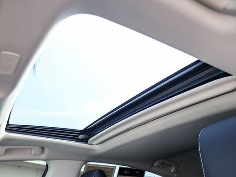 Used 2025 Lexus ES 300h w/ Premium Package FWD image 25