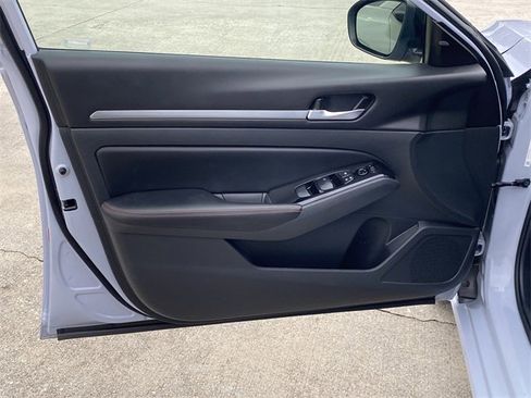 Used 2024 Nissan Altima 2.5 SR image 20