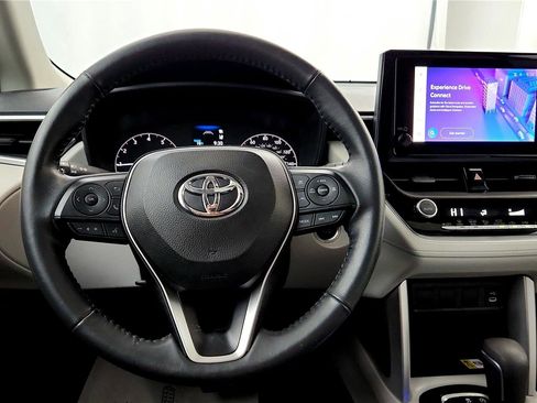 Certified 2023 Toyota Corolla Cross LE image 40