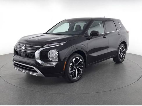 Used 2024 Mitsubishi Outlander SE FWD image 8