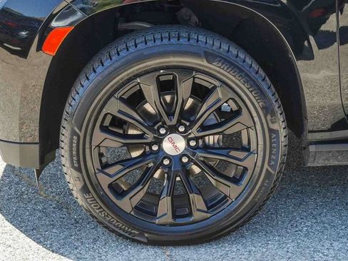 Used 2022 GMC Yukon XL Denali w/ Denali Premium Package RWD image 10