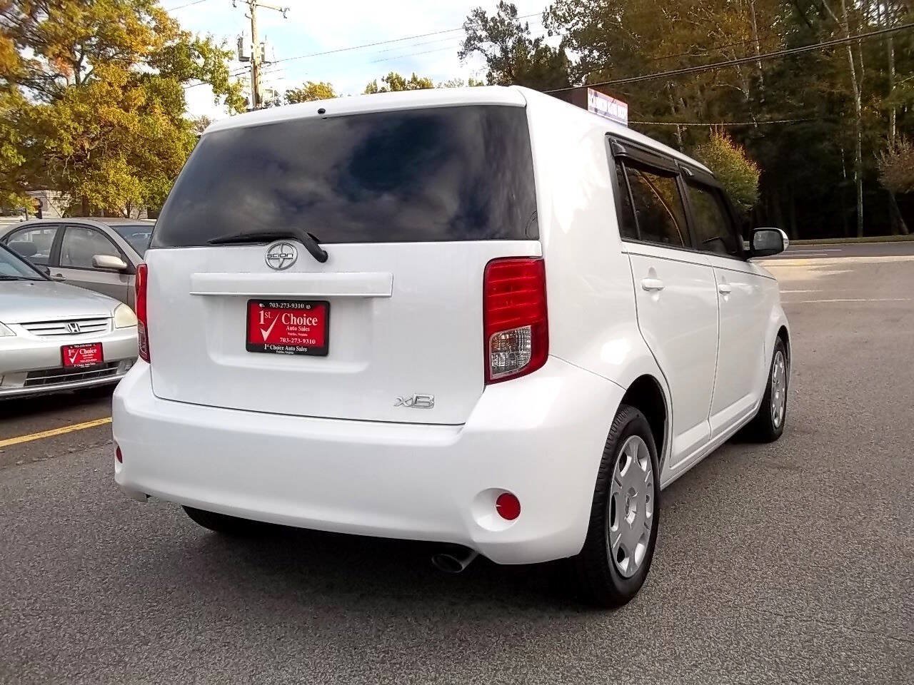 Used 2012 Scion xB FWD image 3
