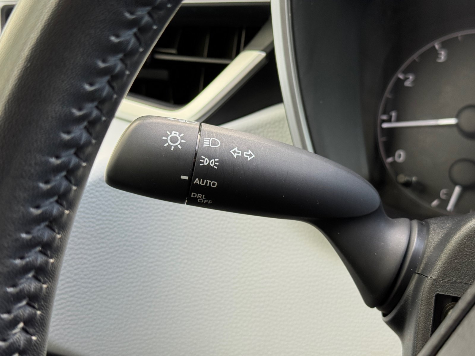 Used 2024 Toyota Corolla SE FWD image 18