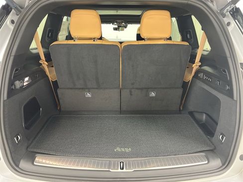 Used 2023 Jeep Grand Cherokee L Summit image 25