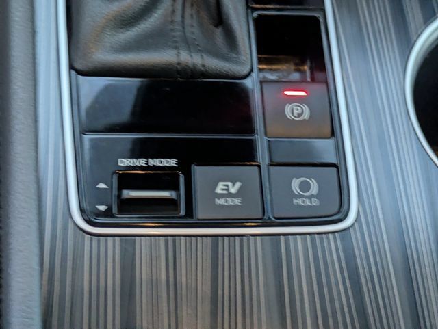 Used 2024 Toyota Sienna Limited FWD image 15