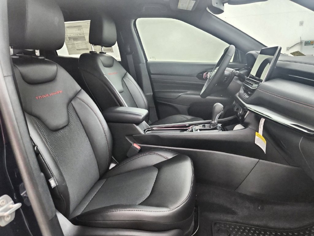 New 2026 Jeep Compass Trailhawk AWD/4WD image 32