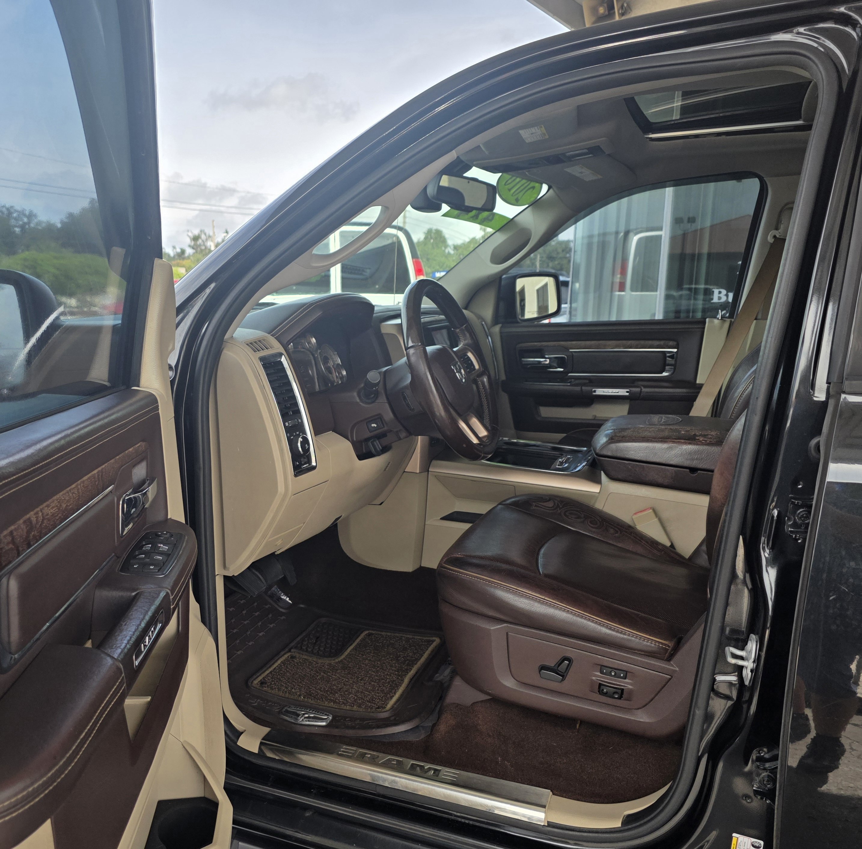 Used 2016 RAM 1500 Laramie Longhorn w/ Convenience Group AWD/4WD image 13