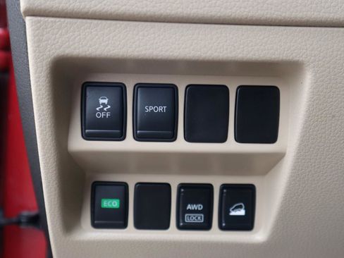 Used 2015 Nissan Rogue SV w/ SV Moonroof Package image 54