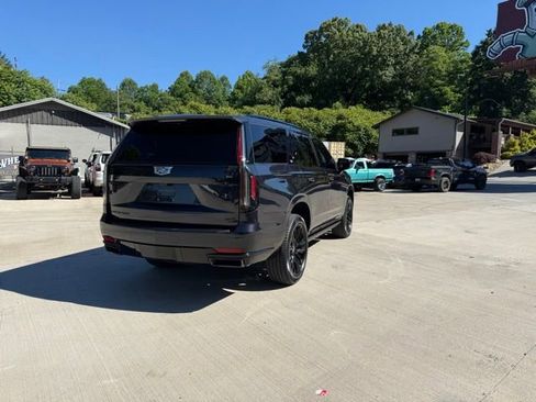 Used 2023 Cadillac Escalade Sport w/ LPO, ONYX Package AWD/4WD image 6