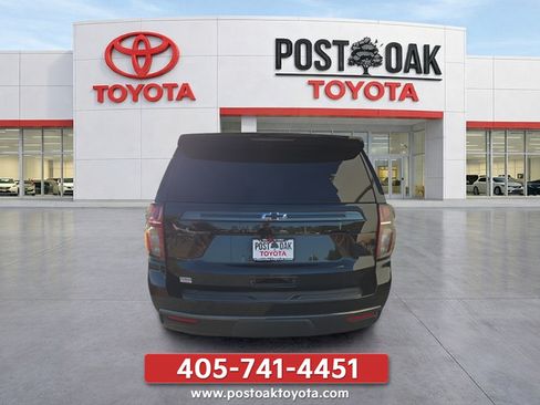Used 2022 Chevrolet Suburban Z71 w/ Luxury Package AWD/4WD image 5