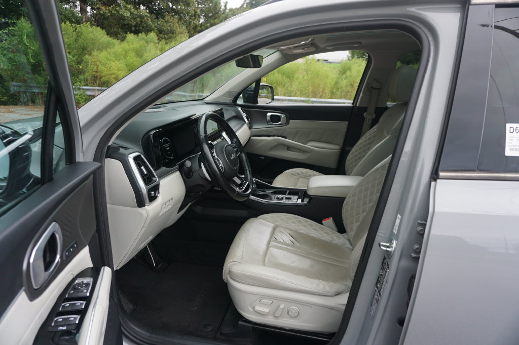 Used 2022 Kia Sorento SX FWD image 2