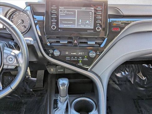 Used 2023 Toyota Camry SE image 12