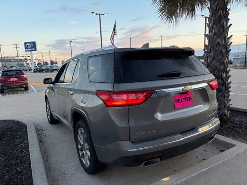 Used 2018 Chevrolet Traverse Premier w/ Driver Confidence II Package FWD image 17