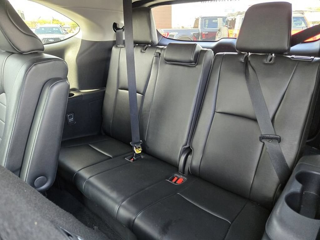 Used 2021 Toyota Highlander XLE FWD image 17