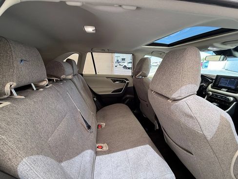 Used 2022 Toyota RAV4 XLE w/ Convenience Package AWD/4WD image 17