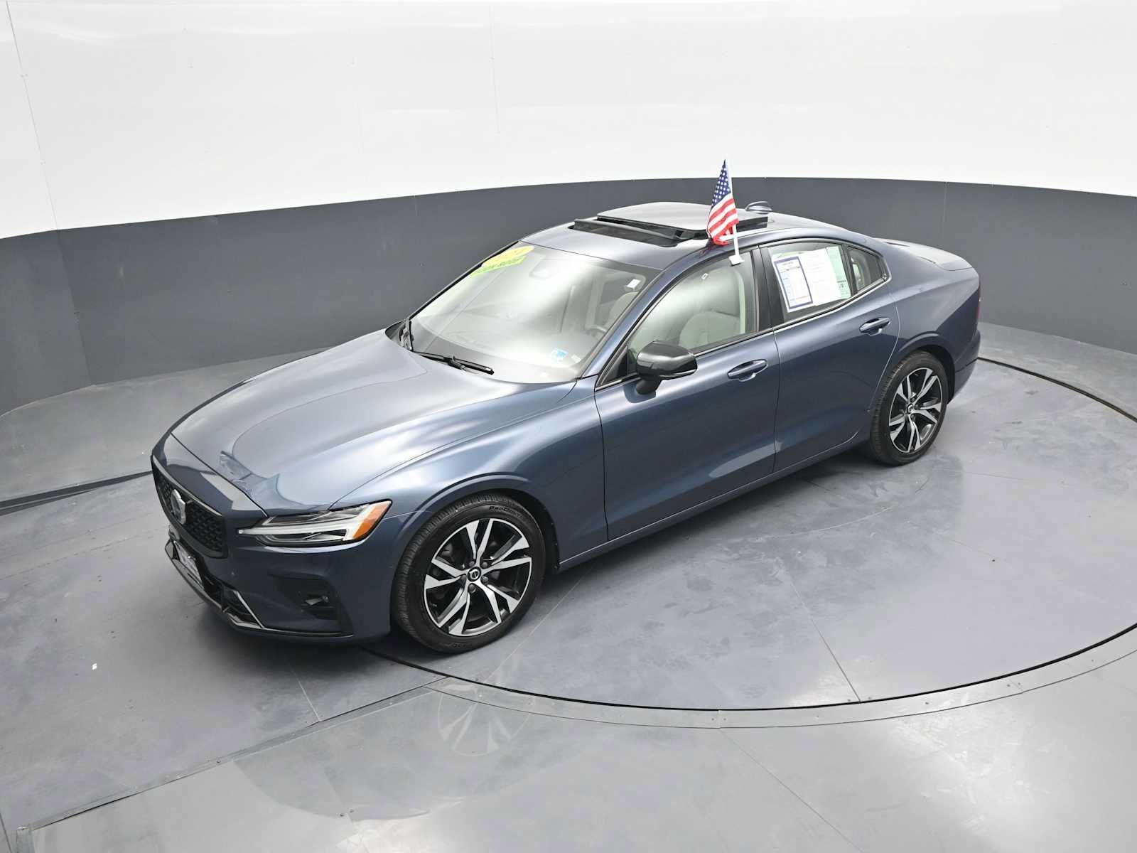 Used 2024 Volvo S60 B5 Plus AWD/4WD image 31