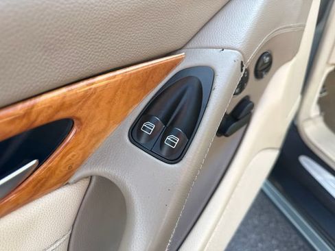 Used 2005 Mercedes-Benz SL 500 image 24