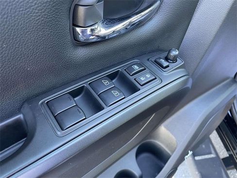 Used 2024 Nissan Titan PRO-4X w/ Pro-4x Convenience Package image 14